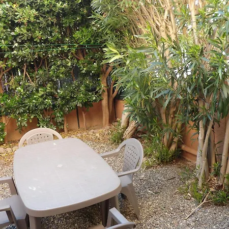 Сasa de vacaciones St Cyprien Maison 4 Personnes 200m De La